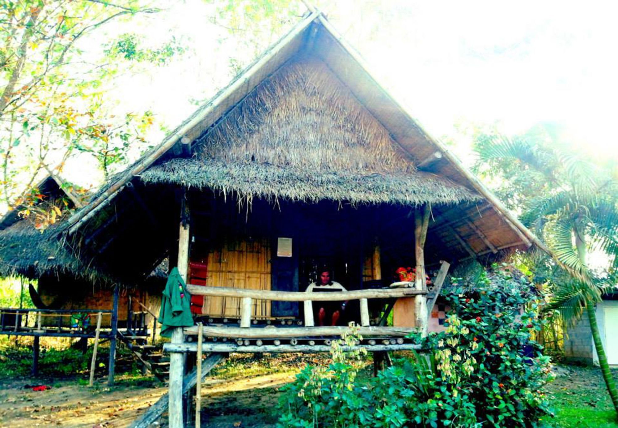 Giant House Riverside Paj Kültér fotó